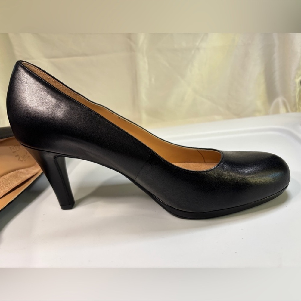 Naturalizer Elegant Black Leather Women's Pumps NWOB Size 8 Office Pin Up Retro - Picture 3 of 9